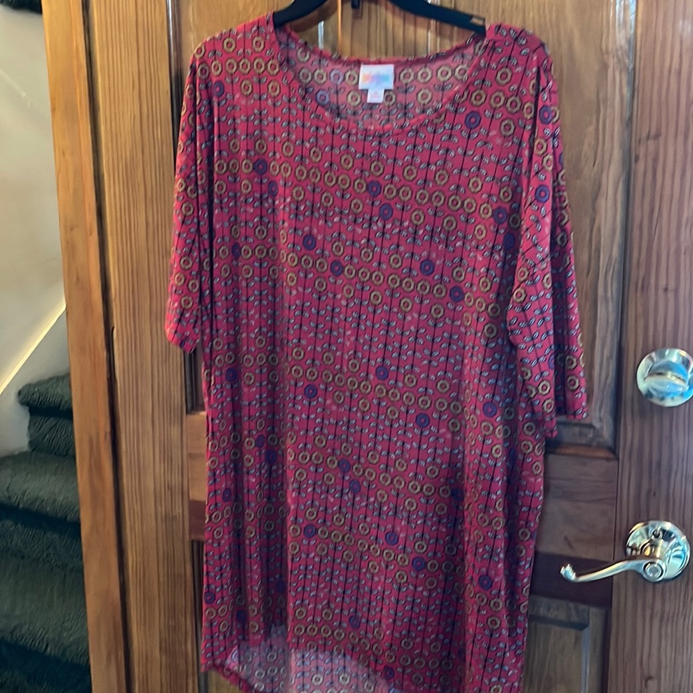 LuLaRoe Red Tunic Size Medium